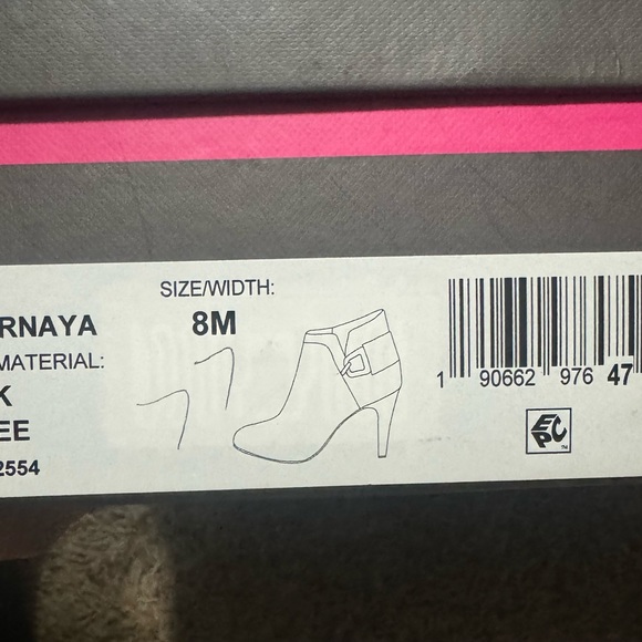 Vince Camuto Booties - Picture 4 of 5